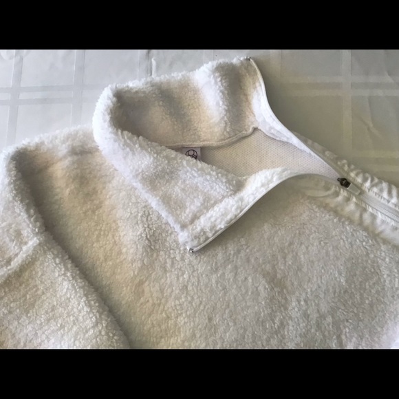 NWT White Plush Fleece by Te Verde - Picture 7 of 7